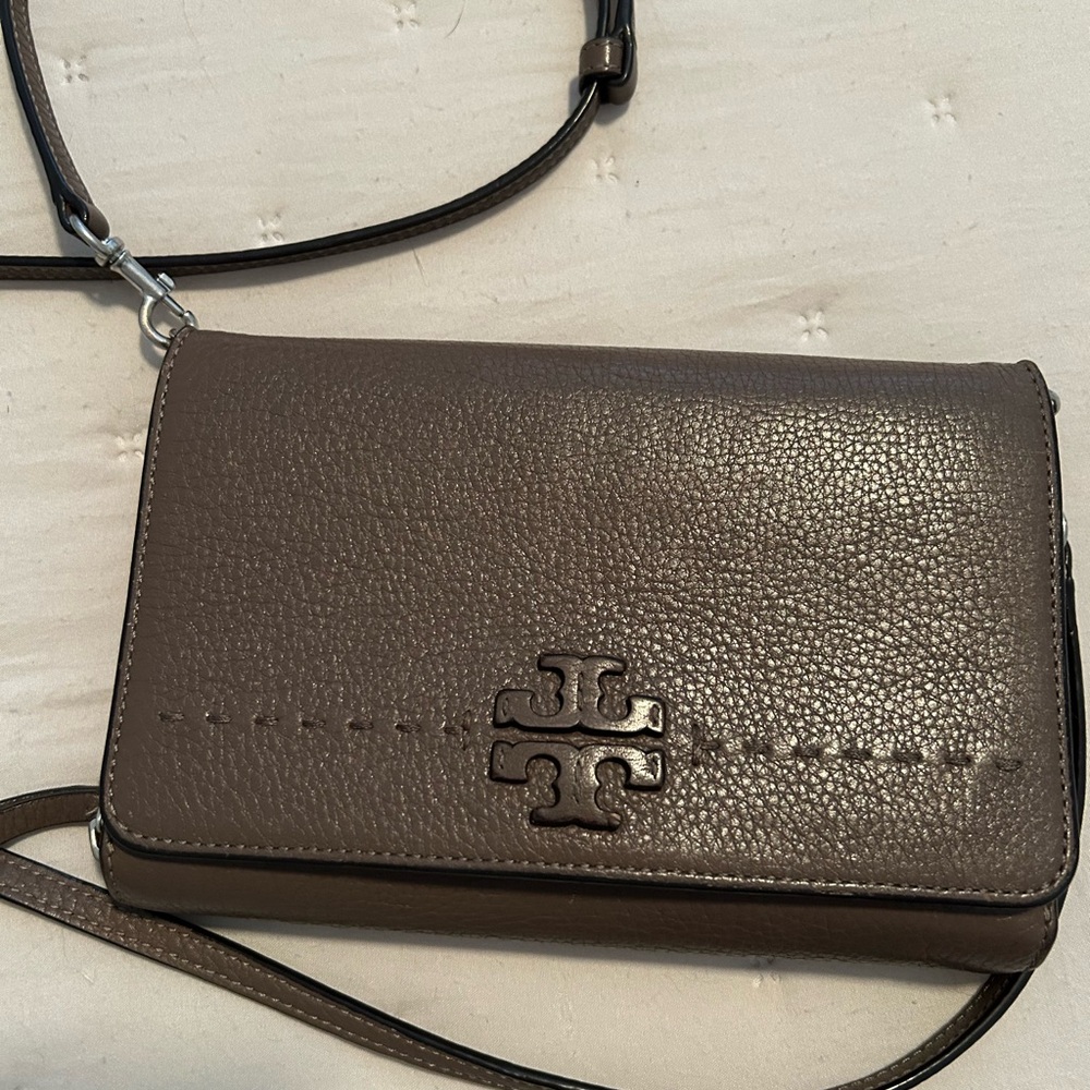TORY BURCH Shoulder Wallet Crossbody Grain Leather  Great Condition